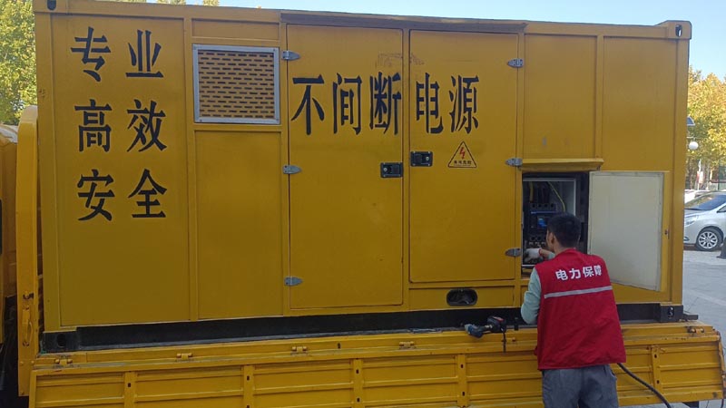 吉州柴油发电机组和UPS电源配合使用时，如何避免切换过程中的电力中断？